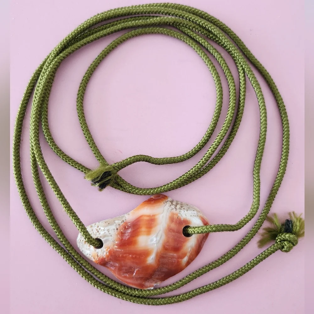 Shell Pendant - Picture 3 of 8